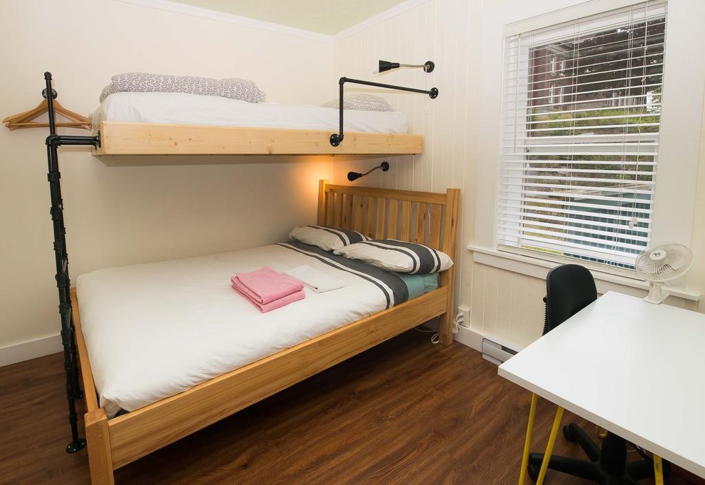 Pioneer Inns Prince Rupert Bagian luar foto